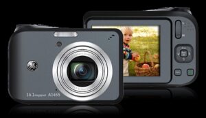 ge a1455 14mp digital camera with 5x optical zoom and 2.7-inch lcd with auto brightness (black)