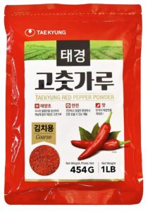 nongshim taekyung korean chili powder, gochugaru chili flakes. kimchi powder (flake, 1lb) - 100% red pepper flakes for korean & asian food. msg free.