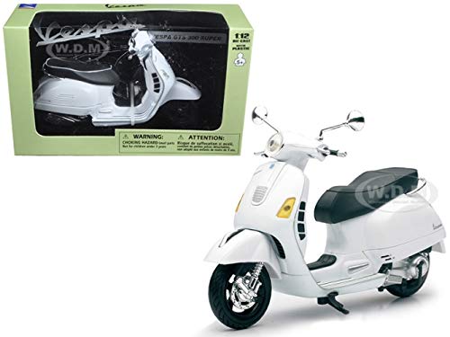 Vespa GTS 300 Super Die Cast Replica Model (Color May Vary)