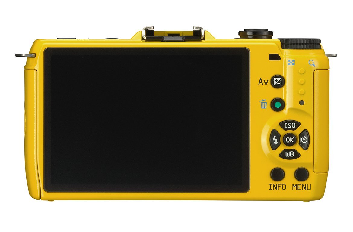 Pentax Q7 12.4MP Mirrorless Digital Camera with 02 Standard Zoom 5-15mm f2.8-4.5 Lens (Yellow)