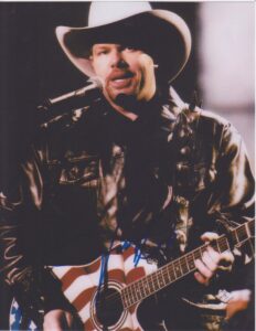 kirkland signature toby keith 8 x 10 autograph photo on glossy photo paper