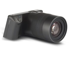lytro illum 40 megaray light field camera with constant f/2.0, 8x optical zoom, and 4" touchscreen lcd (black)