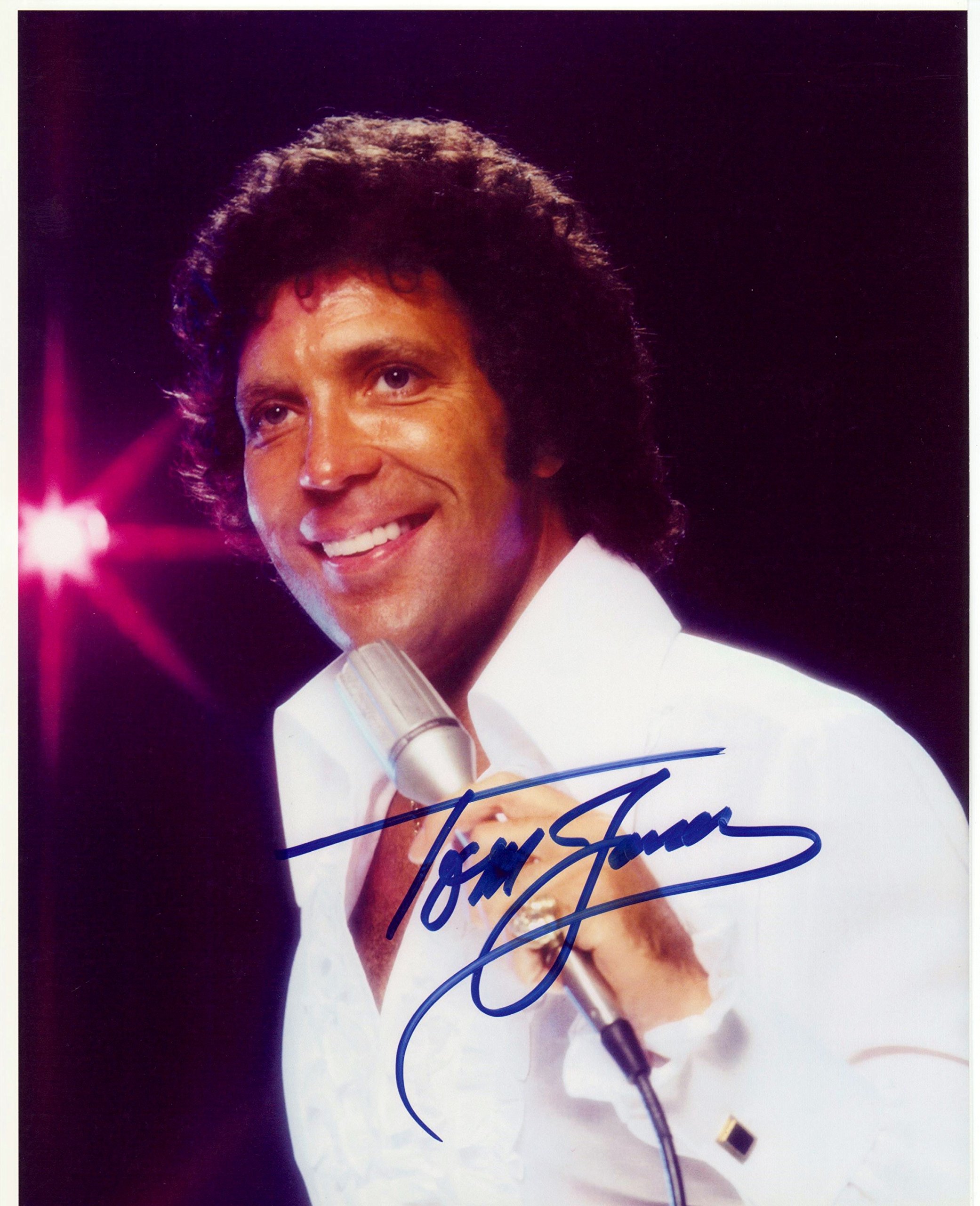 Kirkland Signature Tom Jones 8 X 10 Photo Autograph on Glossy Photo Paper