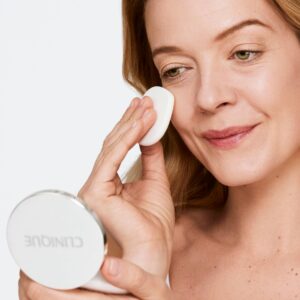 Clinique Beyond Perfecting Powder Foundation + Concealer, Ivory