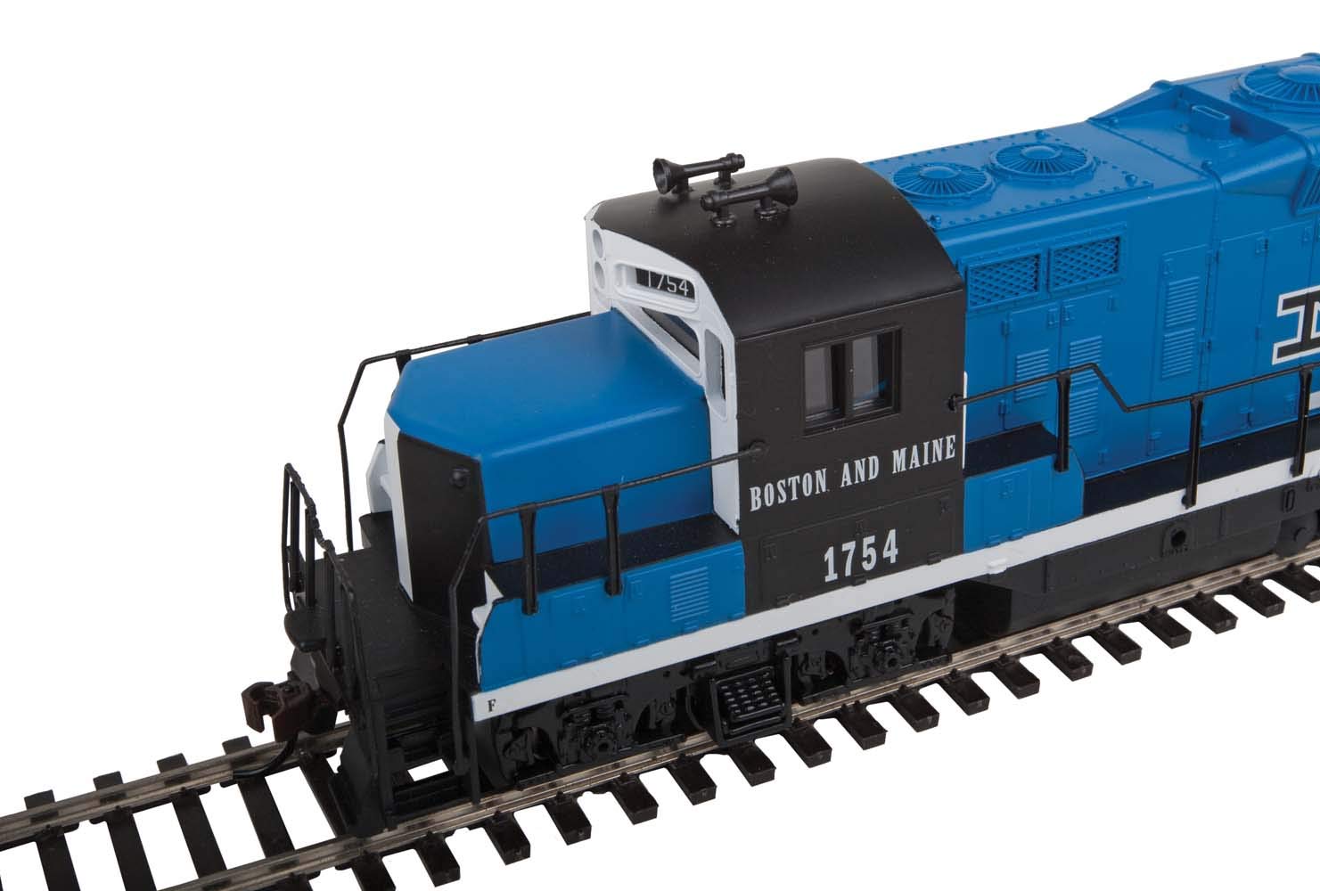 Walthers Trainline HO Scale Model EMD GP9M Standard DC Boston & Maine #1754 Train, Blue/Black/White, EMD GP9M Boston & Maine