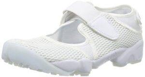nike women's air rift br shoes, white, 6
