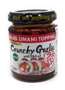 s&b chili oil w/ crunchy garlic 3.9 oz (pack of 2)