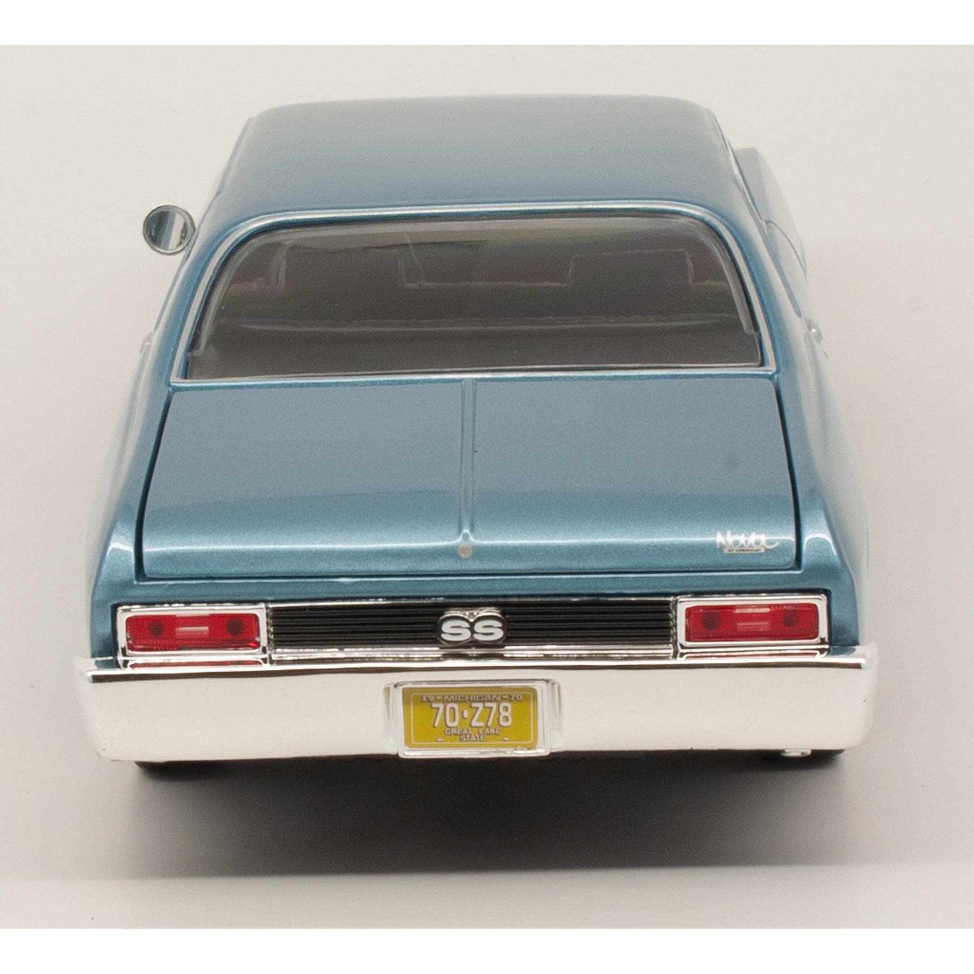 1970 Chevy Nova SS Coupe, Blue - Maisto 31132 - 1/18 scale diecast model car by Maisto