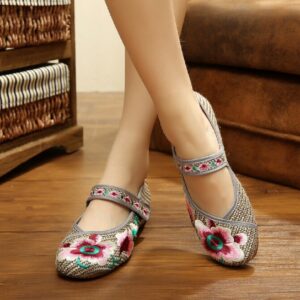 Lazutom Vintage Chinese Style Women Embroidered Shoes Mary Jane Flat Casual Ladies Mary Jane Qipao Dress Shoes (EU 39, Grey)