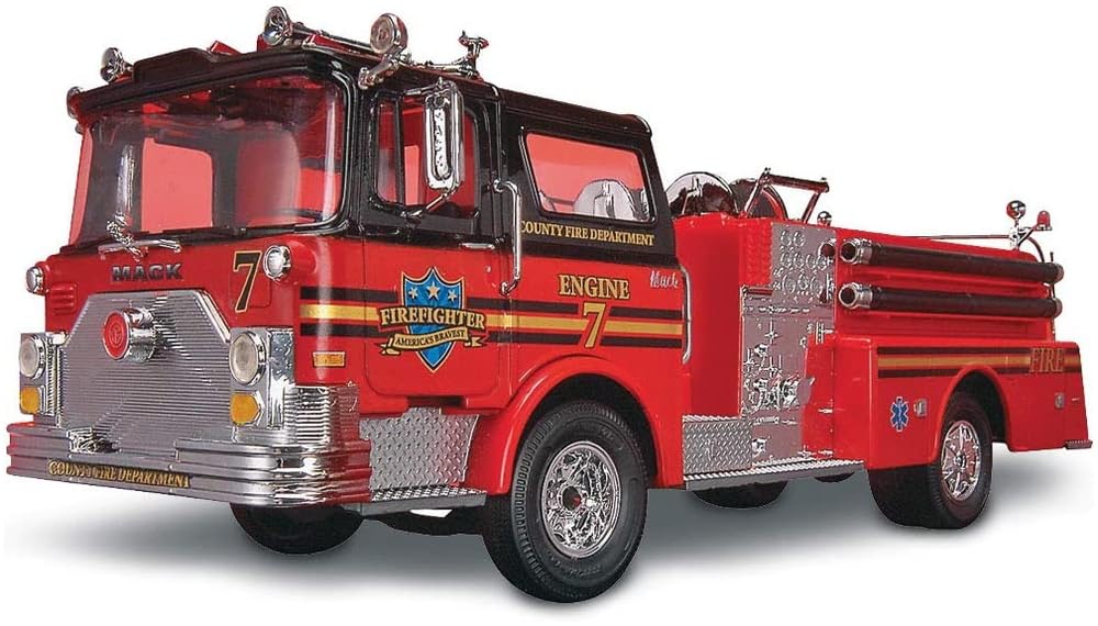 Revell SnapTite 85-1225 Mack Fire Pumper 1:32 Scale 60-Piece Skill Level 2 Model Building Fire Truck Kit