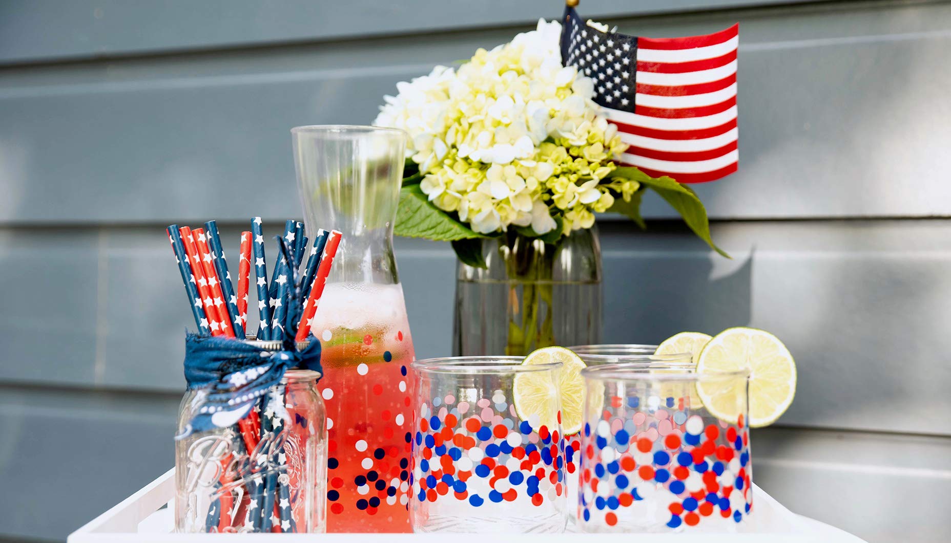 Fun Express Patriotic Red White and Blue Confetti Plastic Tumbler (set of 6)