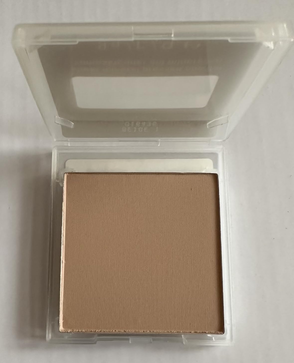 Pressed mineral powder beige 1