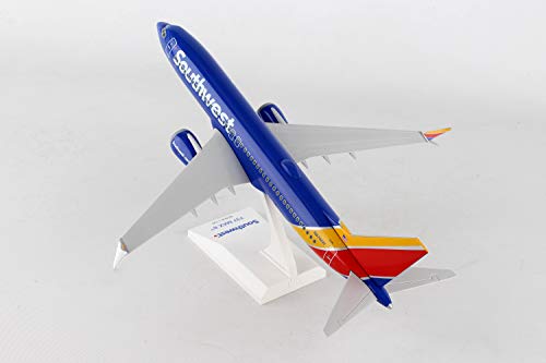 Daron Worldwide Trading Skymarks Southwest 737-Max8 1/130 W/WiFi Dome Model Airplane,unisex-children