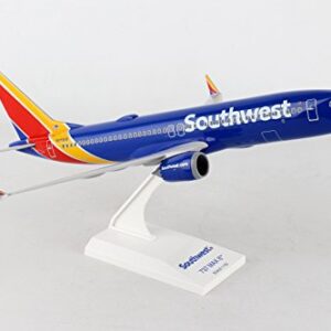 Daron Worldwide Trading Skymarks Southwest 737-Max8 1/130 W/WiFi Dome Model Airplane,unisex-children