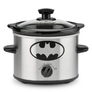 dc batman slow cooker by warner bros - small slow cooker for dc kitchen appliances - perfect for desserts, appetizers & meals - features removable insert & glass lid - dc merchandise - 2 quarts