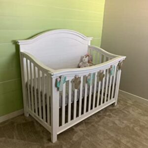 Evolur Belmar Curve 5-in-1 Convertible Crib in Weathered White, Greenguard Gold Certified, Features 3 Mattress Height Settings, Crafted from Hardwood, Wooden Nursery Furniture