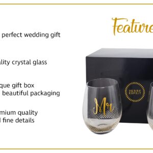 VERRE ESPRIT Mr and Mrs Wine Glasses, Stemless Wedding Glasses for Bride and Groom, Bride and Groom Glasses with Gold Lettering, Mr and Mrs Glasses set of 2, Crystal Wedding Wine Glasses