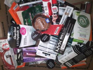 100-piece wholesale bulk makeup assorted cosmetics box, kit, lot, set, kids, girls, women, party favors, cheap, gift, birthday