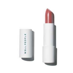 well people optimist lipstick, hydrating, high-pigment lipstick for long-lasting color, nourishes lips, satin finish, vegan & cruelty-free,choose love