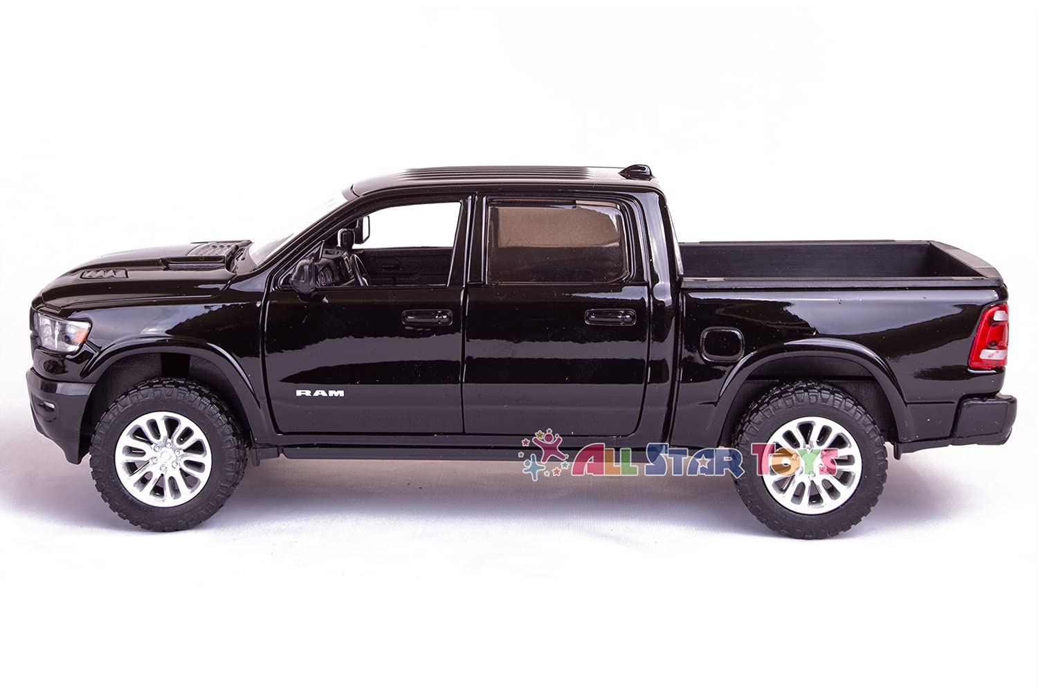 Dodge Ram 1500 Crew Cab Laramie, Black, 2019, Model Car,, Motormax 1:24