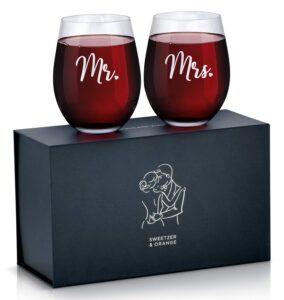 sweetzer & orange mr and mrs wine tumbler set. 20 oz engraved stemless wine glasses. mr and mrs gifts, wedding gifts for the couple, engagement gift, and bridal shower gifts. stemless toasting flutes