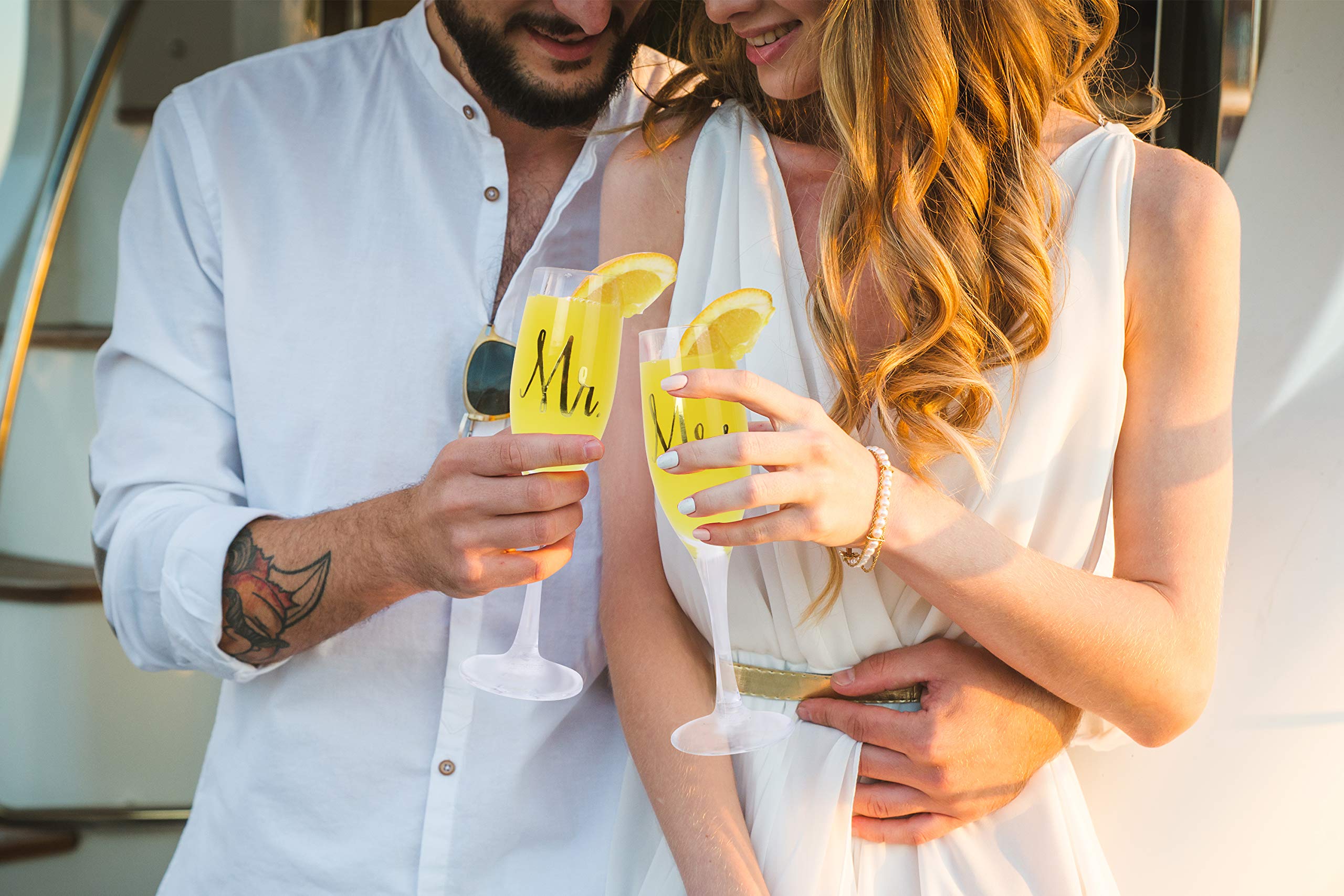 Mr and Mrs Champagne Flutes - Wedding Champagne Flutes for Bride & Groom Champagne Glasses - Mr and Mrs Gifts - 6oz Wedding Glasses for Bride and Groom Gifts, Wedding Toasting Glasses, Wedding Flutes