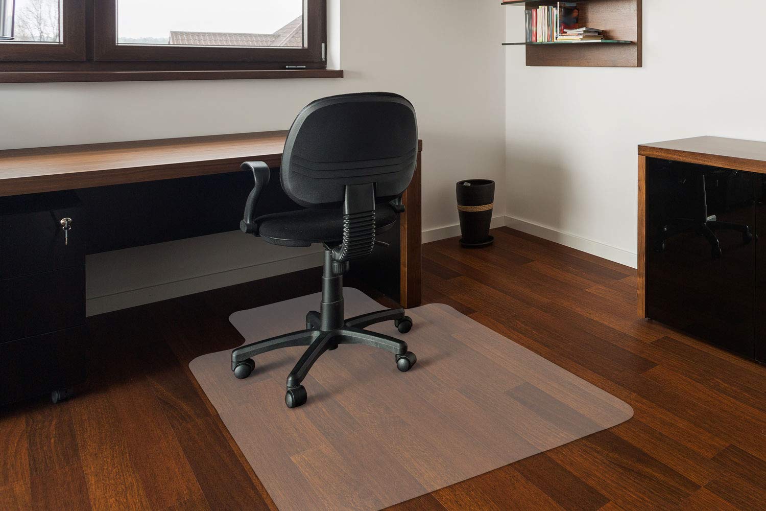 Mount-It! Office Chair Mat for Hardwood Floor, Clear Computer Chair Floor Protector, Use in Home or Office on Wood, Tile, Linoleum, Vinyl, or Carpet, 47" x 35.5" (MI-7818A)