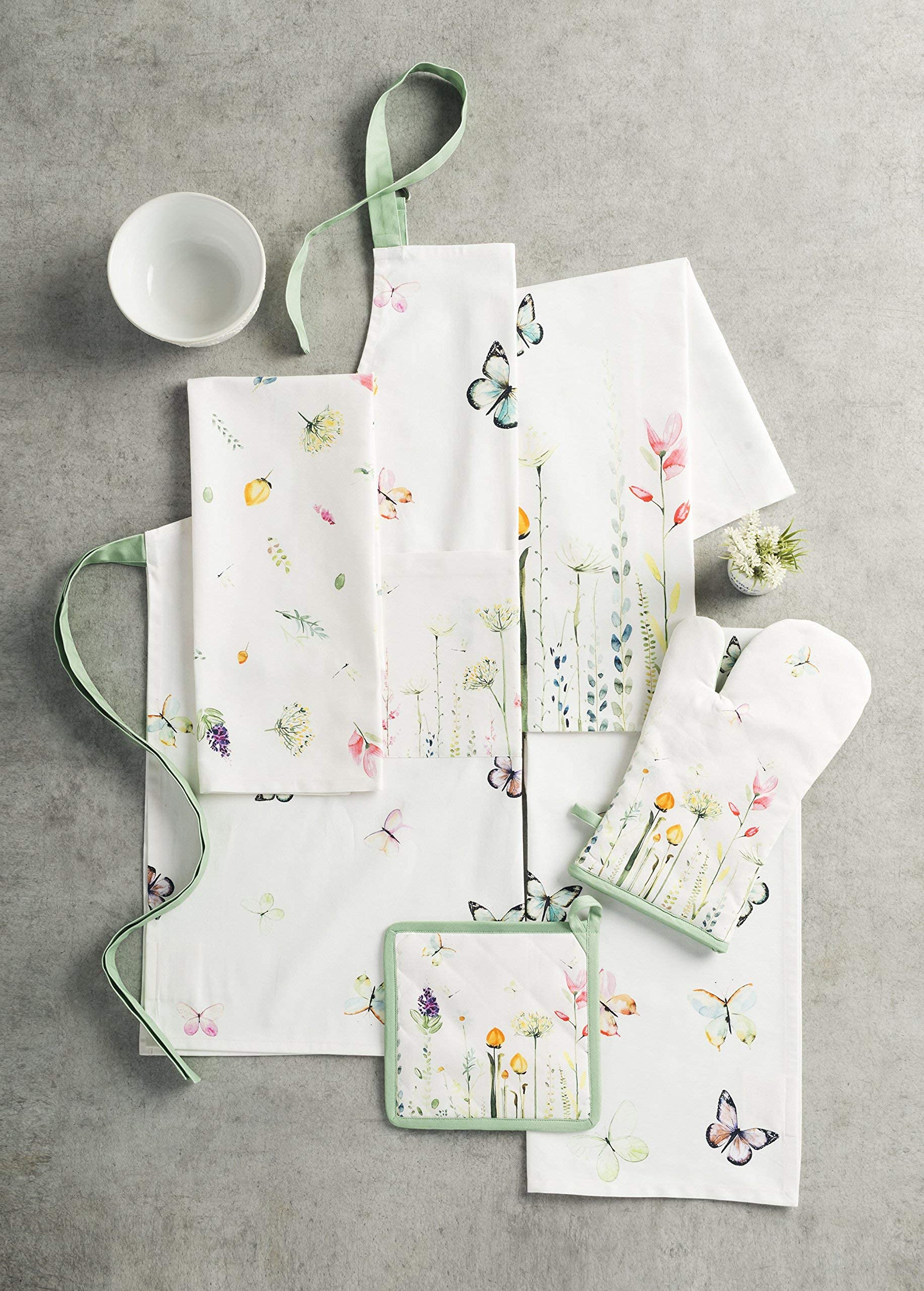 Maison d' Hermine Botanical Fresh Bundle Set 100% Cotton Apron (27.50" by 31.50") Set of 3 Kitchen Towels (20" by 27.5") and Oven Mitt (7.5" by 13")/Pot Holder (8" by 8")