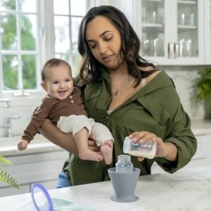 Bökee baby bottle and silicone pump holder - prepare baby bottles with one hand and prevent breast milk spills, Grey