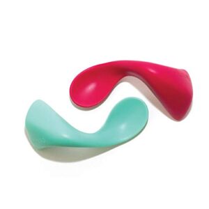 kizingo right-handed curved baby spoons for toddler self feeding (2-pack, pink raspberry and mint green)
