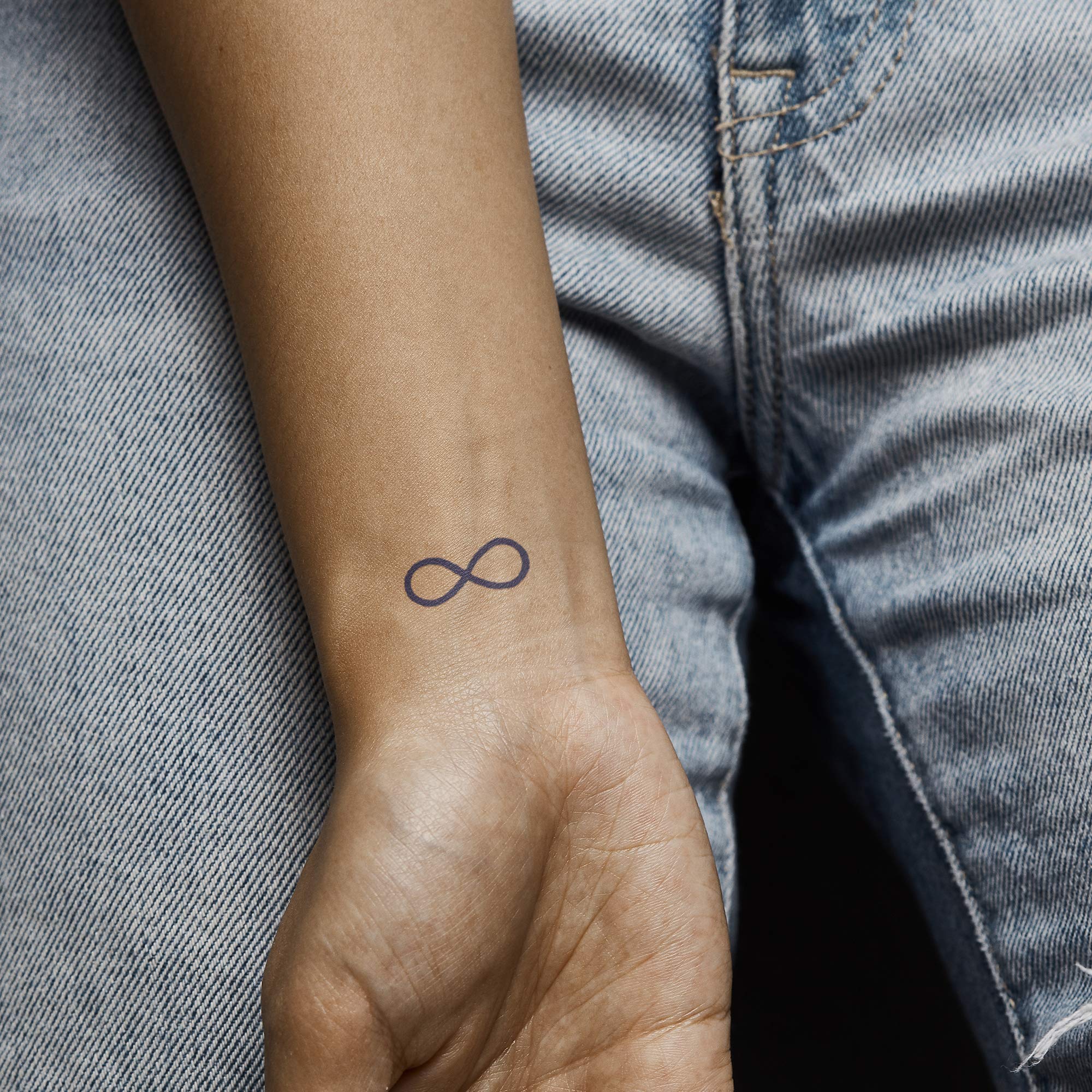 Inkbox Temporary Tattoos, Semi-Permanent Tattoo, One Premium Easy Long Lasting, Water-Resistant Temp Tattoo with For Now Ink - Lasts 1-2 Weeks, Infinity Tattoo, 1 x 1 in, Ad Infinitum