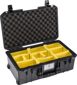 pelican air 1535 case with padded dividers - black