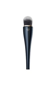 clé de peau beauté, light coverage foundation brush