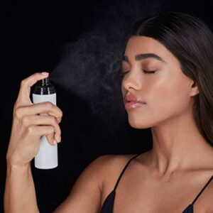 Hourglass Veil Soft Focus Setting Spray