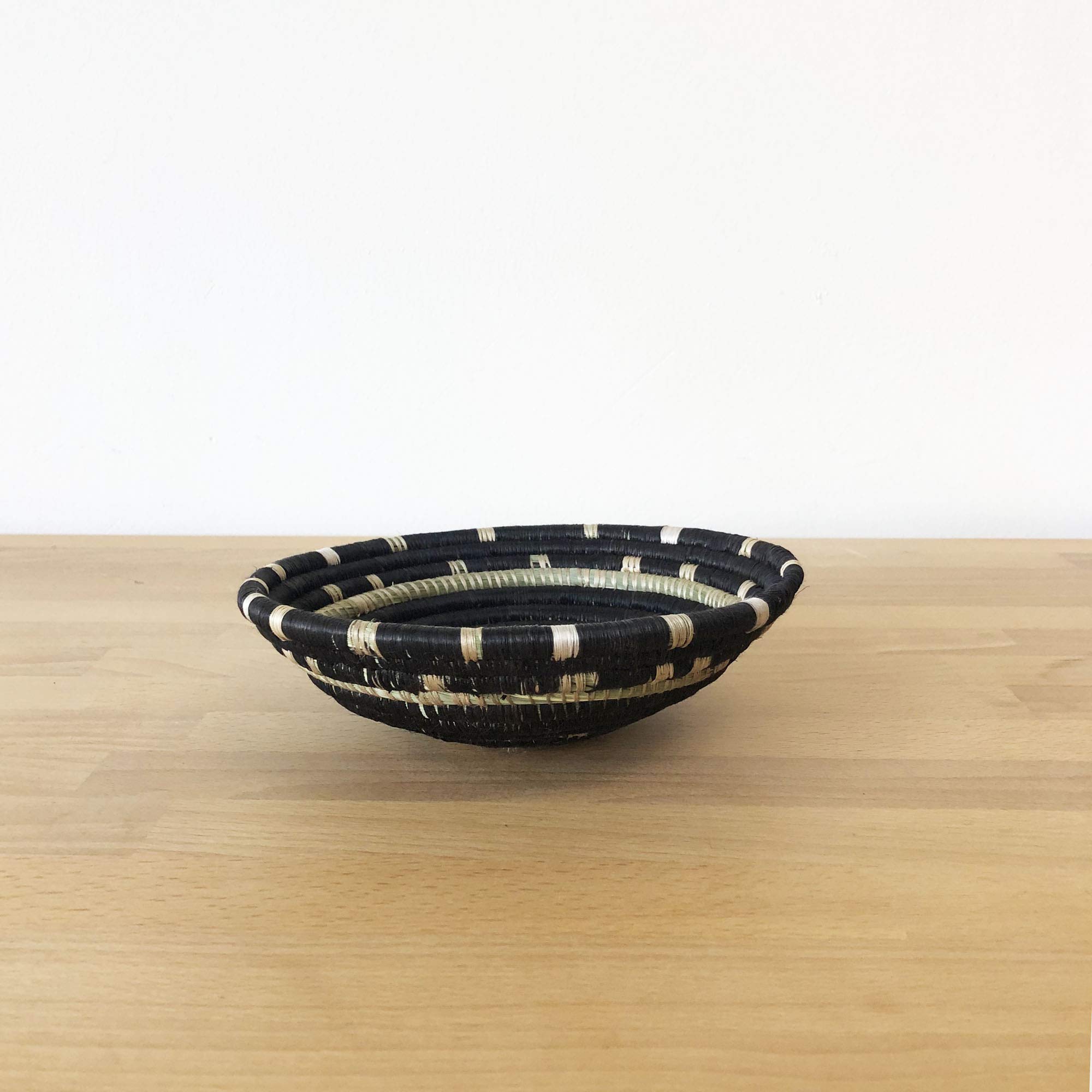 Small African Basket: Kigufi/Rwanda Basket/Woven Bowl/Sisal & Sweetgrass Basket/Black, White, Sweetgrass