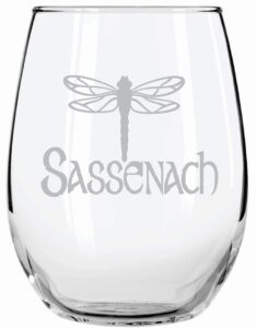 sassenach dragonfly gaelic scottish glass | outlander highlander fans with dragonfly | perfect for women and men that identify with irish, scottish, celtic or gaelic heritage or just enjoys the series