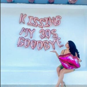 JeVenis Kissing My 30s Goodbye Decorations Kissing My 30s Goodbye Banner Balloons 40th Birthday Balloon Dirty 40 Balloon