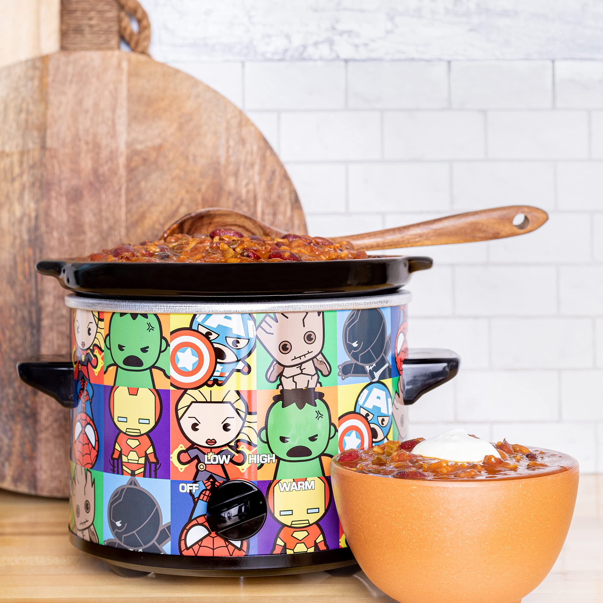 Uncanny Brands Marvel Avengers Kawaii 2qt Slow Cooker- Cook With Your Favorite Avengers