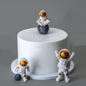 luozzy 3pcs astronaut figurines space cake toppers outer space cake decorations spaceman model miniature astronaut figurines toys (golden)