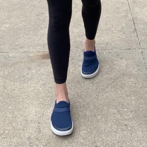 OOFOS OOmg Low Shoe, Navy & White - Women’s Size 9.5 - Lightweight Recovery Footwear - Reduces Stress on Feet, Joints & Back - Machine Washable