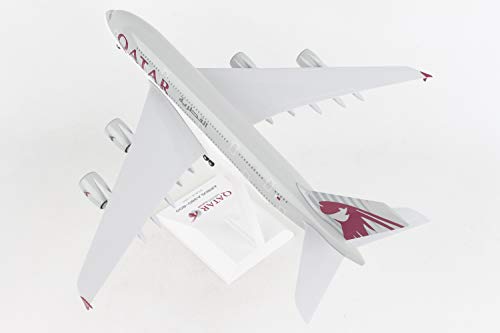 Daron SkyMarks Qatar A380 1/200 w/Gear (SKR1062)