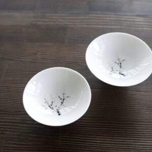 丸モ高木陶器 Japanese Sakura Cherry Blossom Color Changing Sake Cups (Pair), Magical Blooming Sake Cups