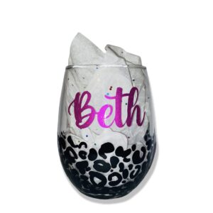 Jemley Personalized Gifts | Wine Glass Leopard Print Custom Name | Personalized Gift for Her | Cheetah Stemless Wine Glass 20oz - Handmade