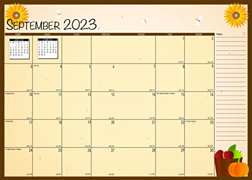 House of Doolittle Seasonal Monthly Planner, Seasonal Artwork, 10 x 7, Light Blue Cover, 12-Month (Jan to Dec): 2023