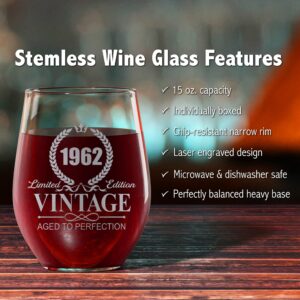 Vintage 1962 Stemless Wine Glass - Funny 60th Birthday Gift For Moms Grandmas Stepmoms Aunts Sisters Girlfriends Wife Friends From Daughter Son Grandchildren Husband Boyfriend Friends