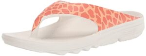 spenco women's fusion 2 safari flip-flop, pink giraffe, 11