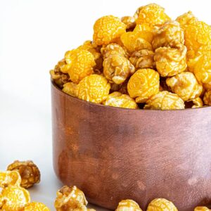 G.H. Cretors’ Gourmet Caramel Corn Popcorn – Irresistible Cheese & Rich Caramel Flavor in Convenient Individual Bags, 7.5 Oz (6 Pack)