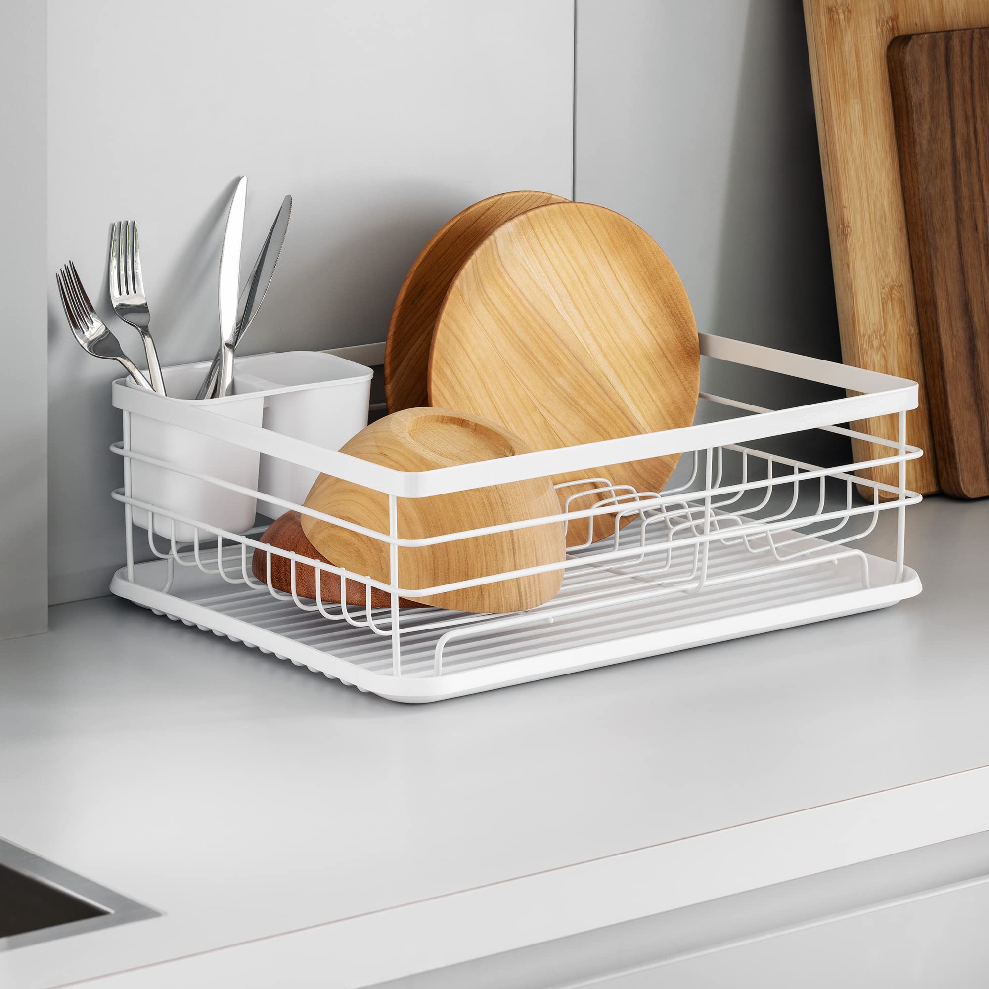 Navaris Dish Drainer Rack - Plate, Cutlery, Pots and Pans Drying Rack for Kitchen - Modern Retro Design Drip Tray with Metal Rack - White