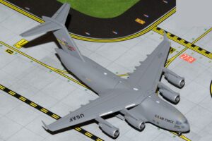 geminijets gmusa115 u.s. air force boeing c-17 globemaster iii march arb; scale 1:400