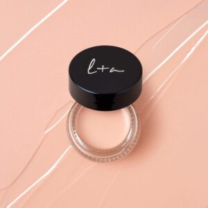 Lune+Aster HydraGlow Undereye Brightening Corrector - Skin-nourishing undereye brightening corrector with hyaluronic acid, vitamins C and E, licorice extract & vegan squalene.